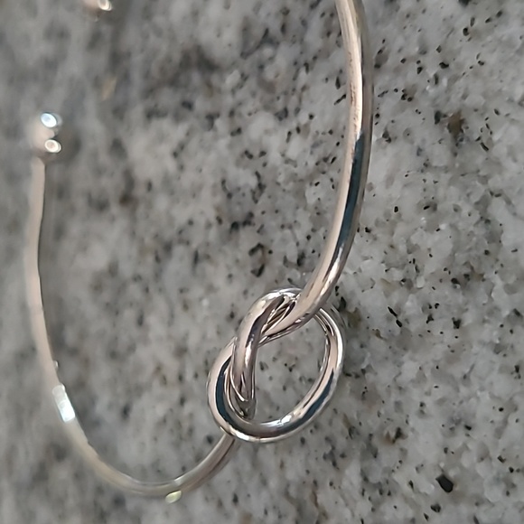 Silver "Love Knot" Wire Bracelet - Picture 6 of 6